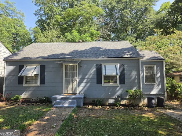 1693 John Calvin Ave, College Park, GA 30337