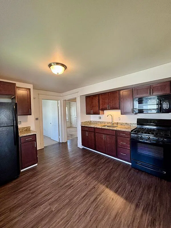 2 bed, 1.0 bath, 720 sqft, $1,171 — Photo 2