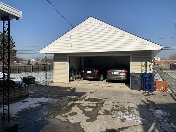 3rd image of 4174 Wright Park