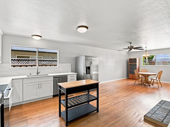 2nd image of 5284 Larchwood Dr