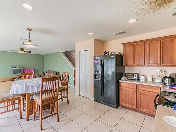 2nd image of 30908 Sonnet Glen Dr