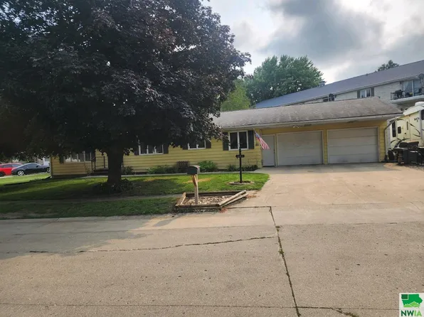 1603 Susan Ave, Cherokee, IA 51012