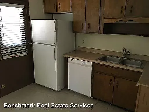 1624 Coombs Drive - 1 — Photo 3