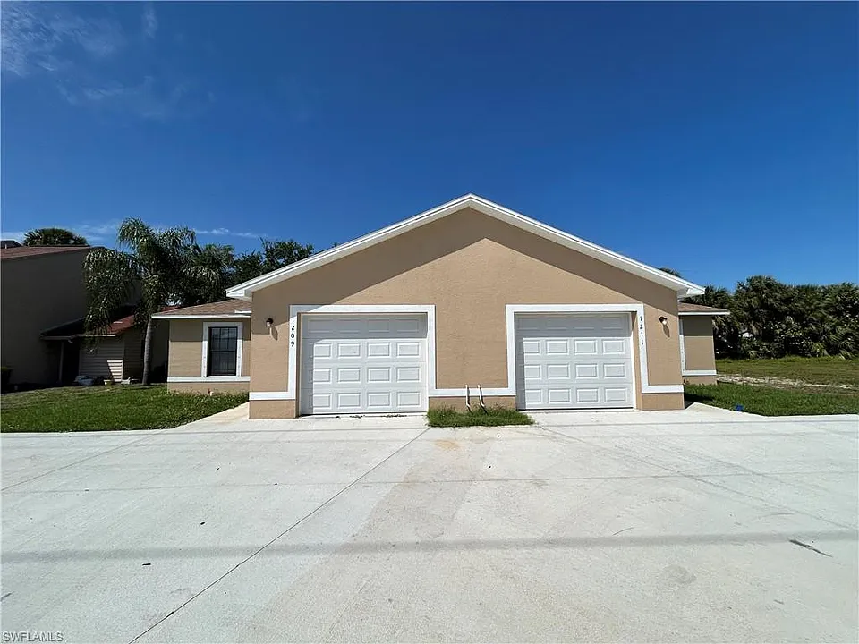 1211 SE 8th Ter
