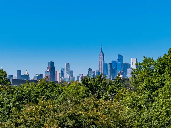 63-19 Borden Avenue image 7 of 7