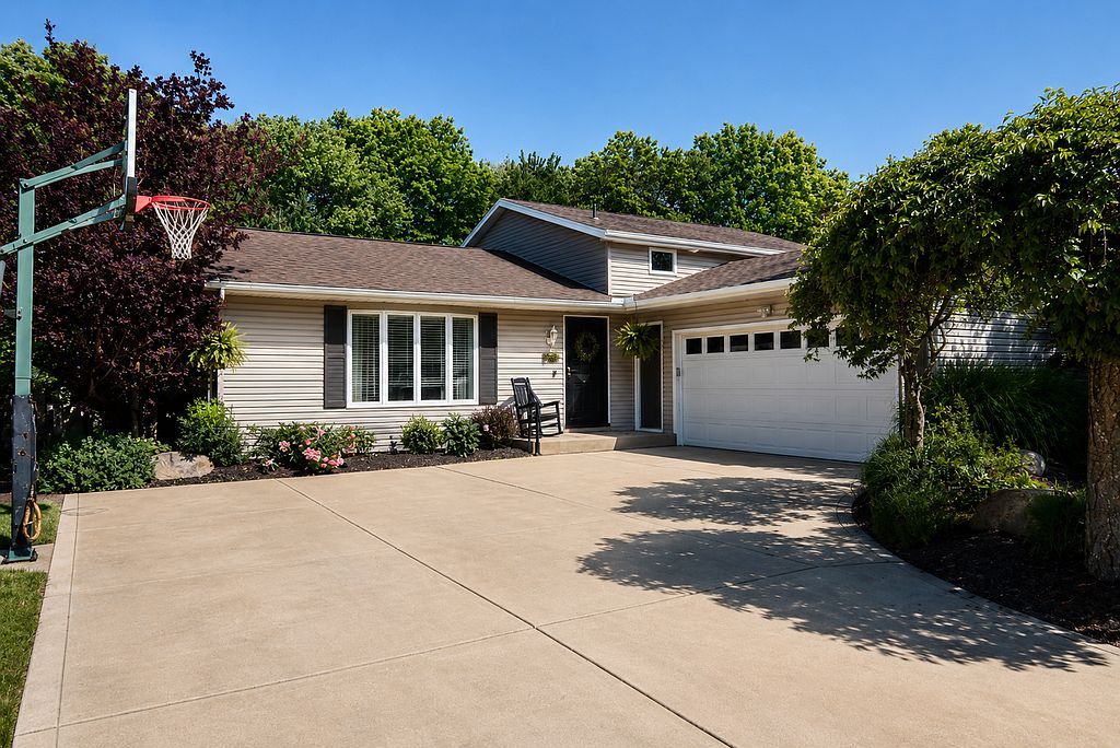 15269 Walnut Creek Dr - Property Image