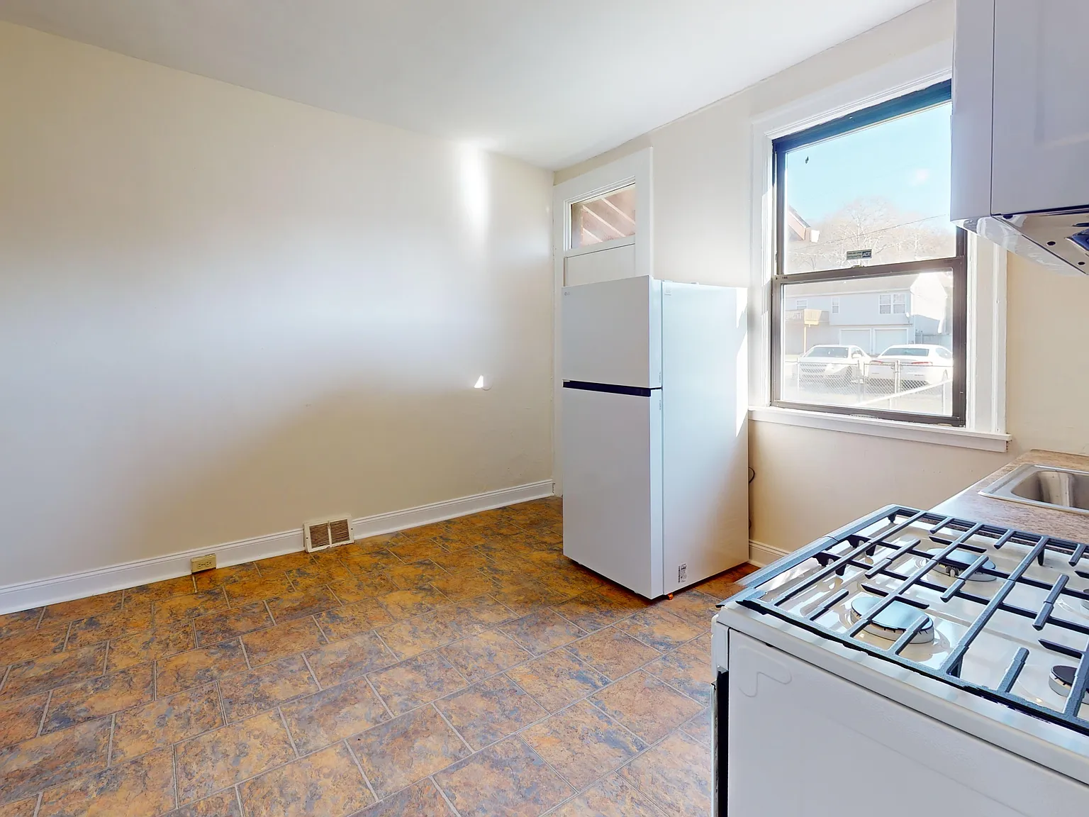 2 bed, $150 — Photo 3