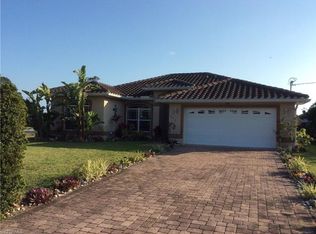 834 Geneva St E, Lehigh Acres, FL 33974