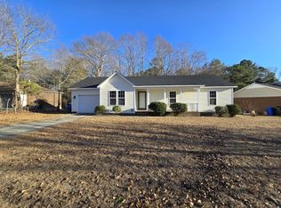 6865 Apsley Ct, Fayetteville, NC 28304