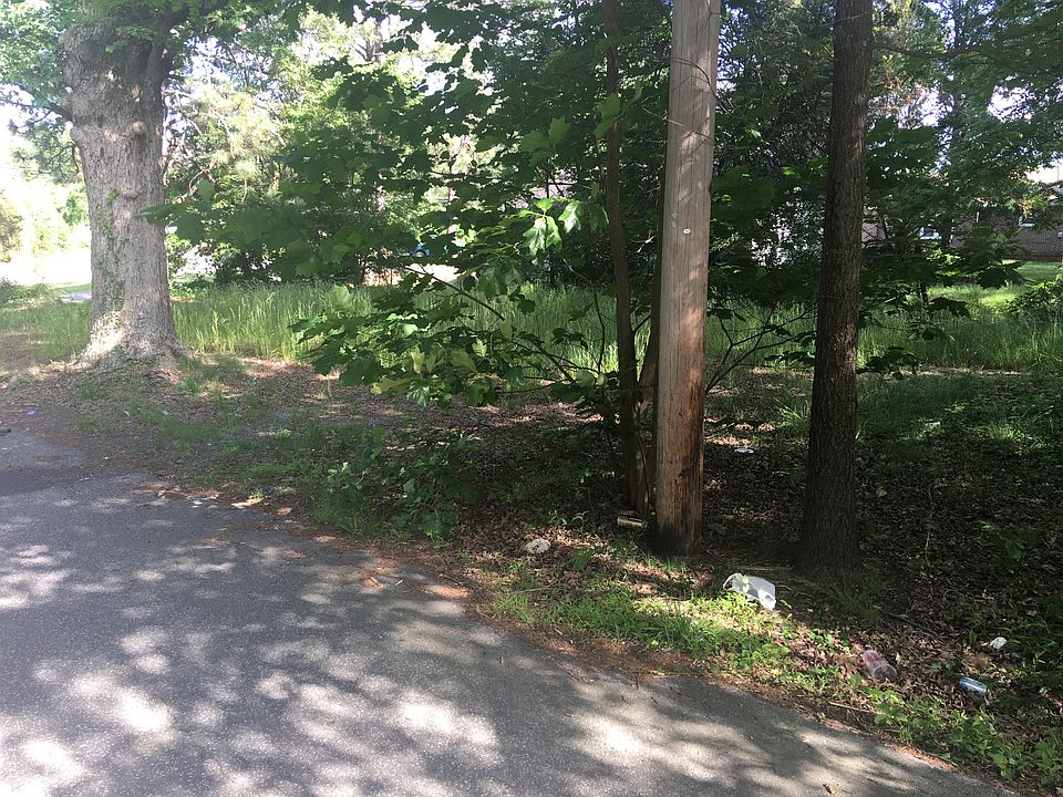 1st image of 900 Brentwood Ter