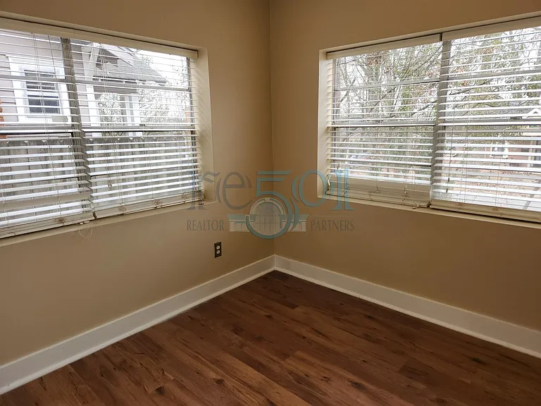 119 N Monroe St — Photo 30
