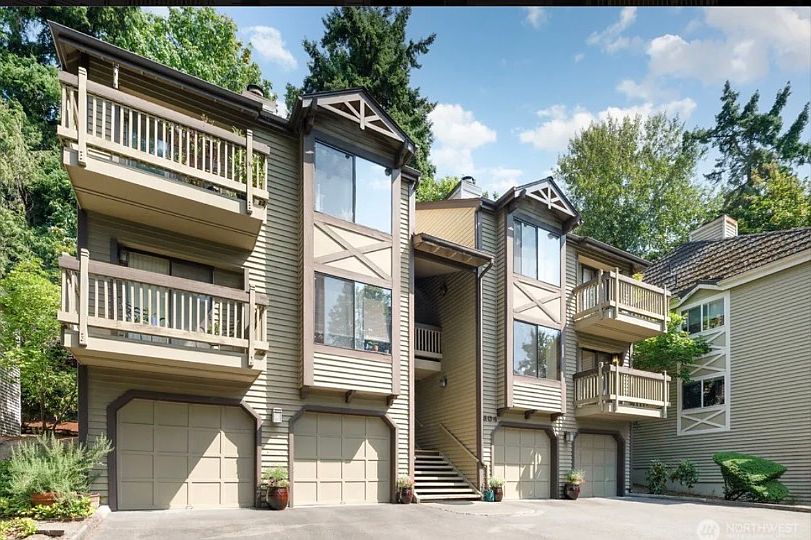 1st image of 304 10th St APT 2
