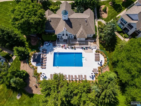 140 Barrister Dr #140, Butler, NJ 07405