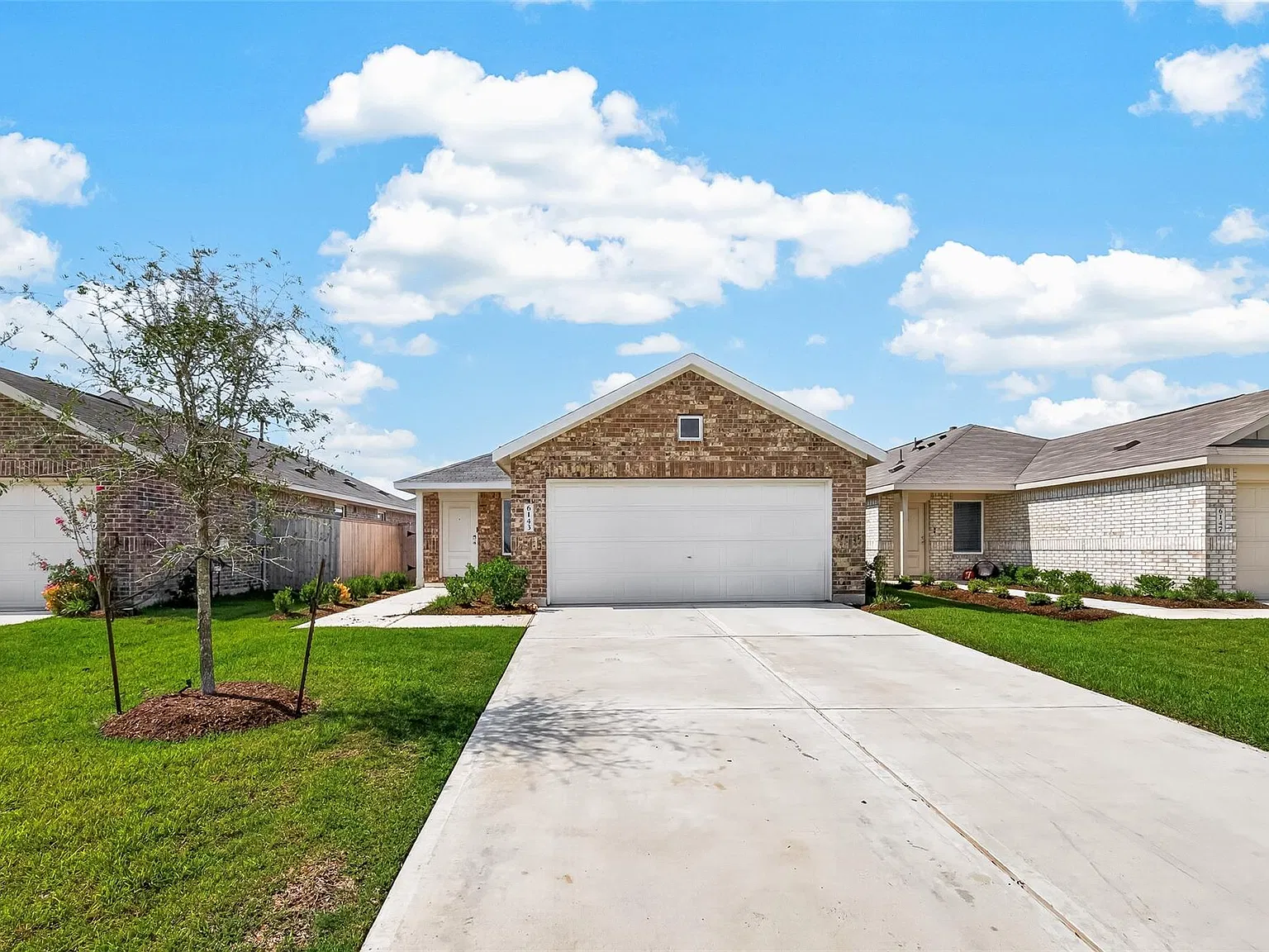 3 bed, 2.0 bath, 1461 sqft, $2,200 — Photo 3