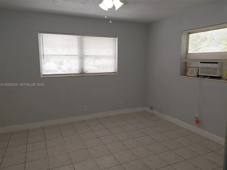 1433 SW 24th Ct #1 — Photo 10