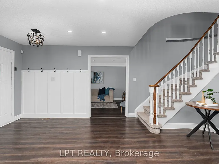47 Northview Cres — Photo 4