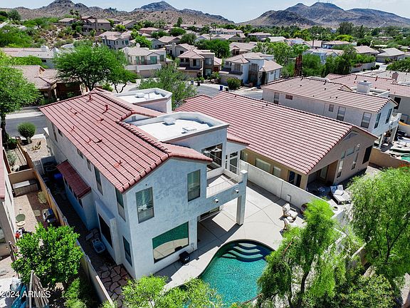 2nd image of 1268 E VOLTAIRE Avenue