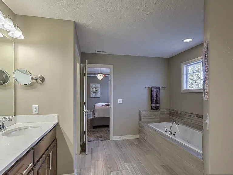 4318 S 198th St — Photo 21