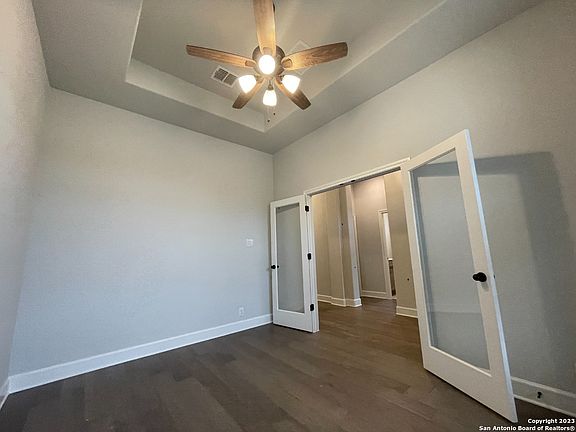 5th image of 910 Harmisch Lane