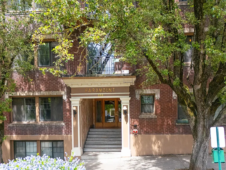 Historic Paramount Apartments — Photo 58