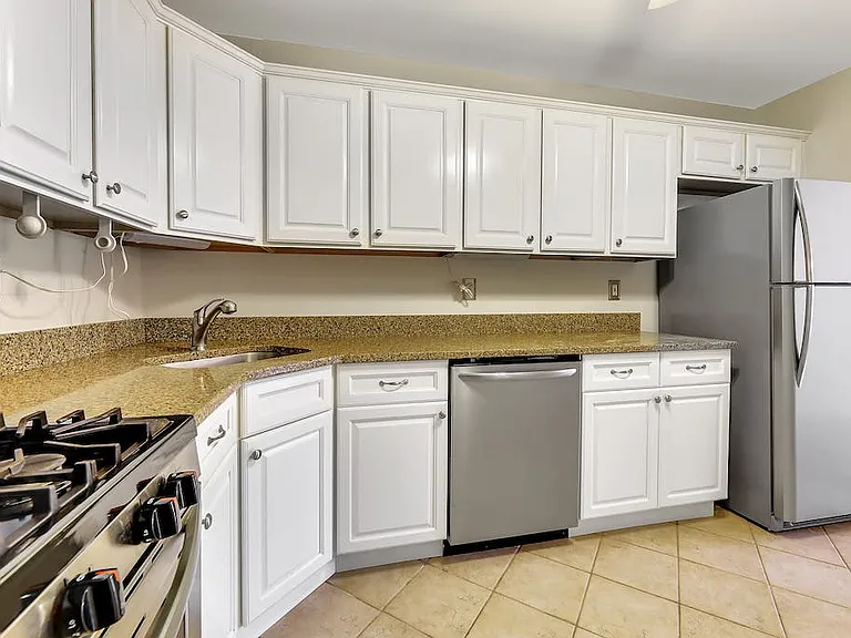 1015 Cumberland Ct — Photo 11