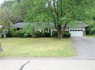 313 Hankey Farms Dr, Oakdale, PA 15071
