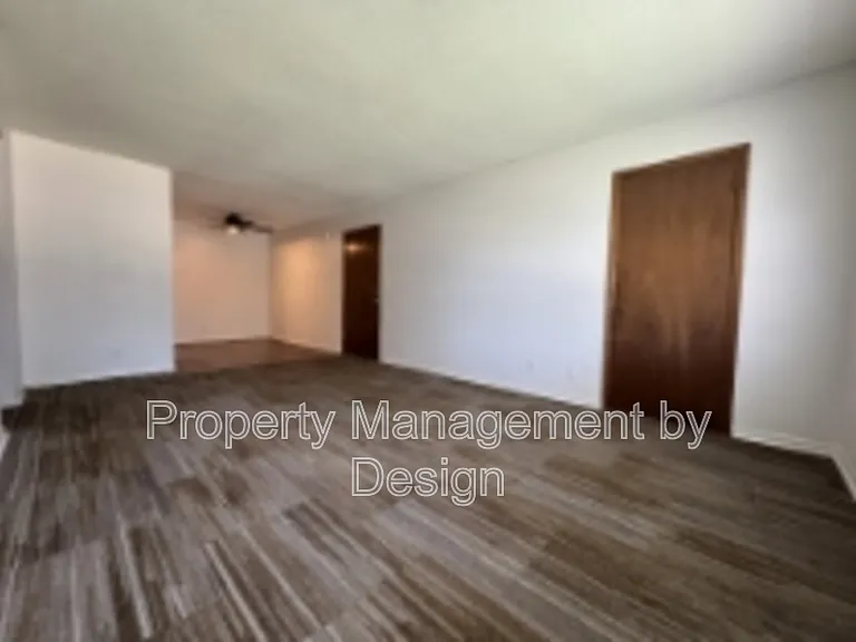 1033 5th St #6 — Photo 8