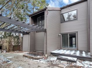 695 Tall Oaks Dr, Newark, OH 43055