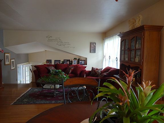 5th image of 7302 Larchwood Ln