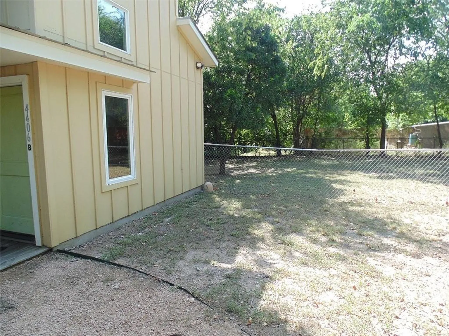 4406 Bennett Ave — Photo 4