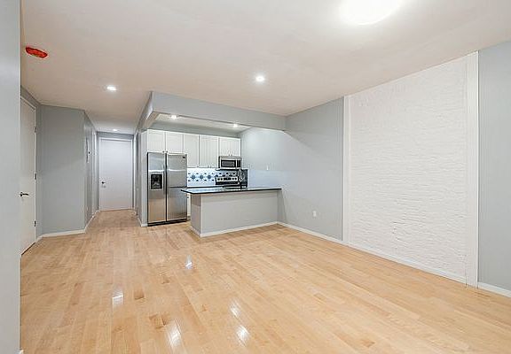 4th image of 1558 Saint Marks Ave #1