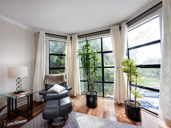 4th image of 420 Stanyan St APT 5