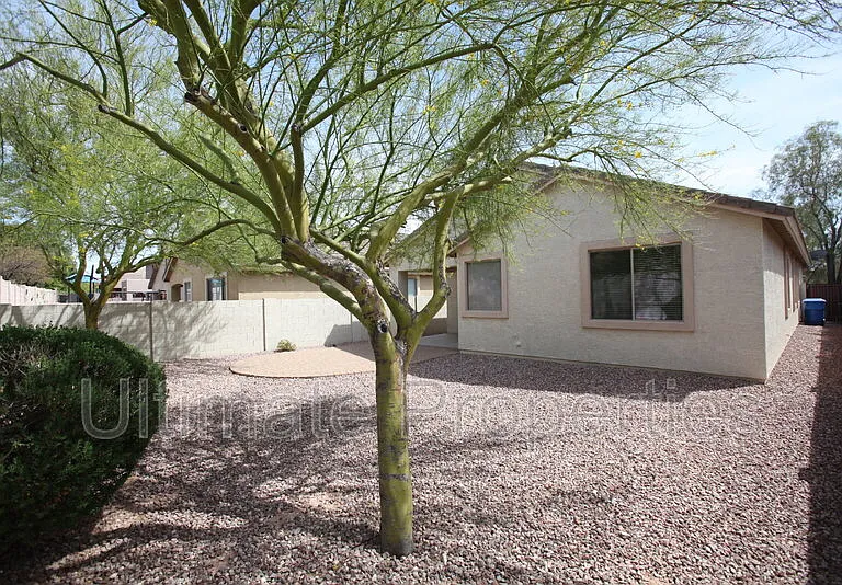 2230 W Oyer Ln — Photo 29