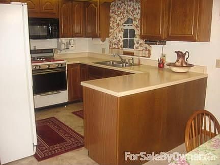 4th image of 1233 Woodland Cres
