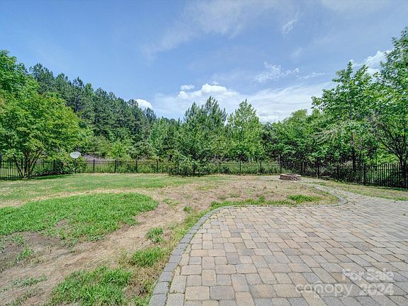 5th image of 15202 Colonial Park Dr Unit 375