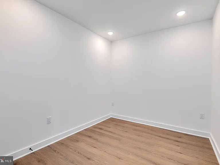 1917 W Susquehanna Ave #1 — Photo 8