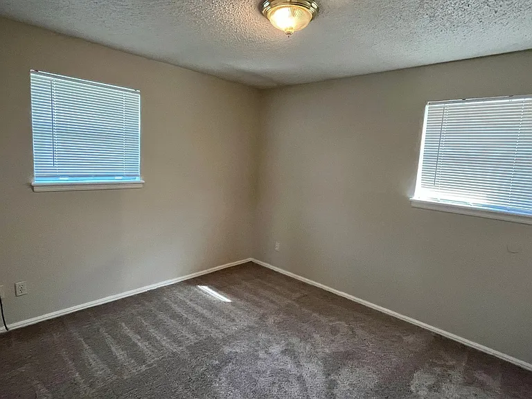 708 N Norman Ave — Photo 14