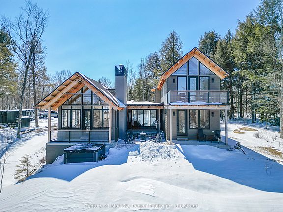 2nd image of 238 Niagara Rd