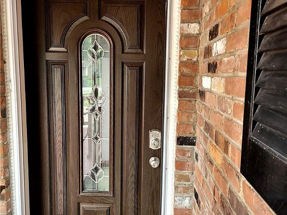 2nd image of 5015 Hampton Dr