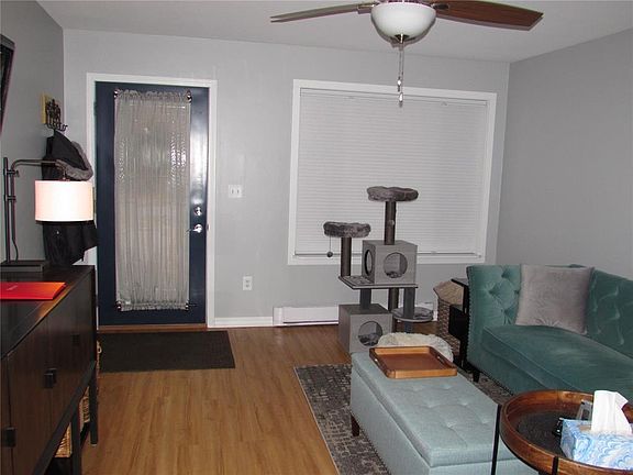 3rd image of 366 W Pine St
