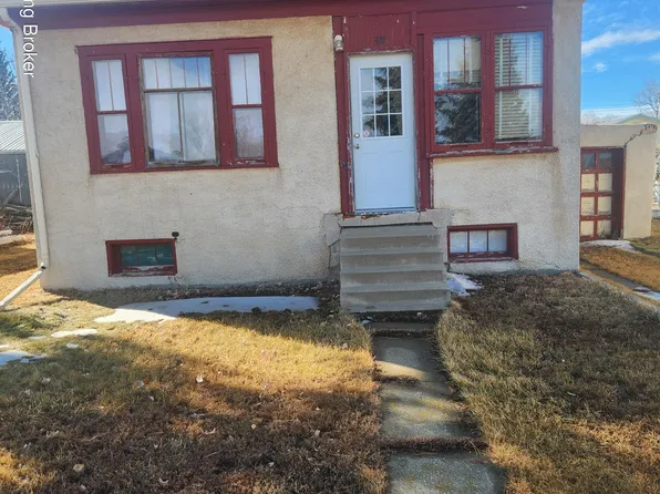 311 B St S, Glen Ullin, ND 58631