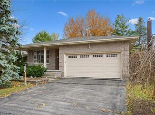 131 Woodbend Cres, Waterloo, ON N2T 1G9