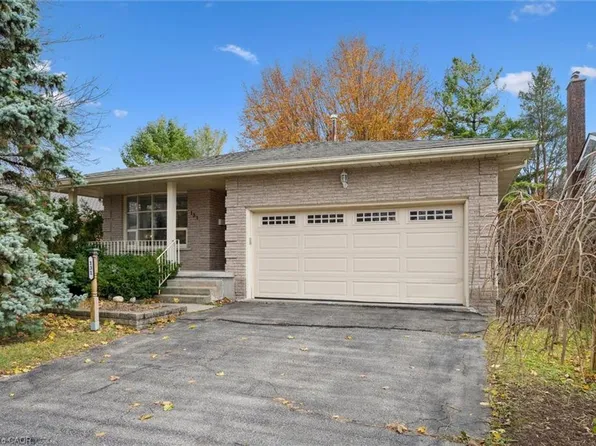 131 Woodbend Cres, Waterloo, ON N2T 1G9