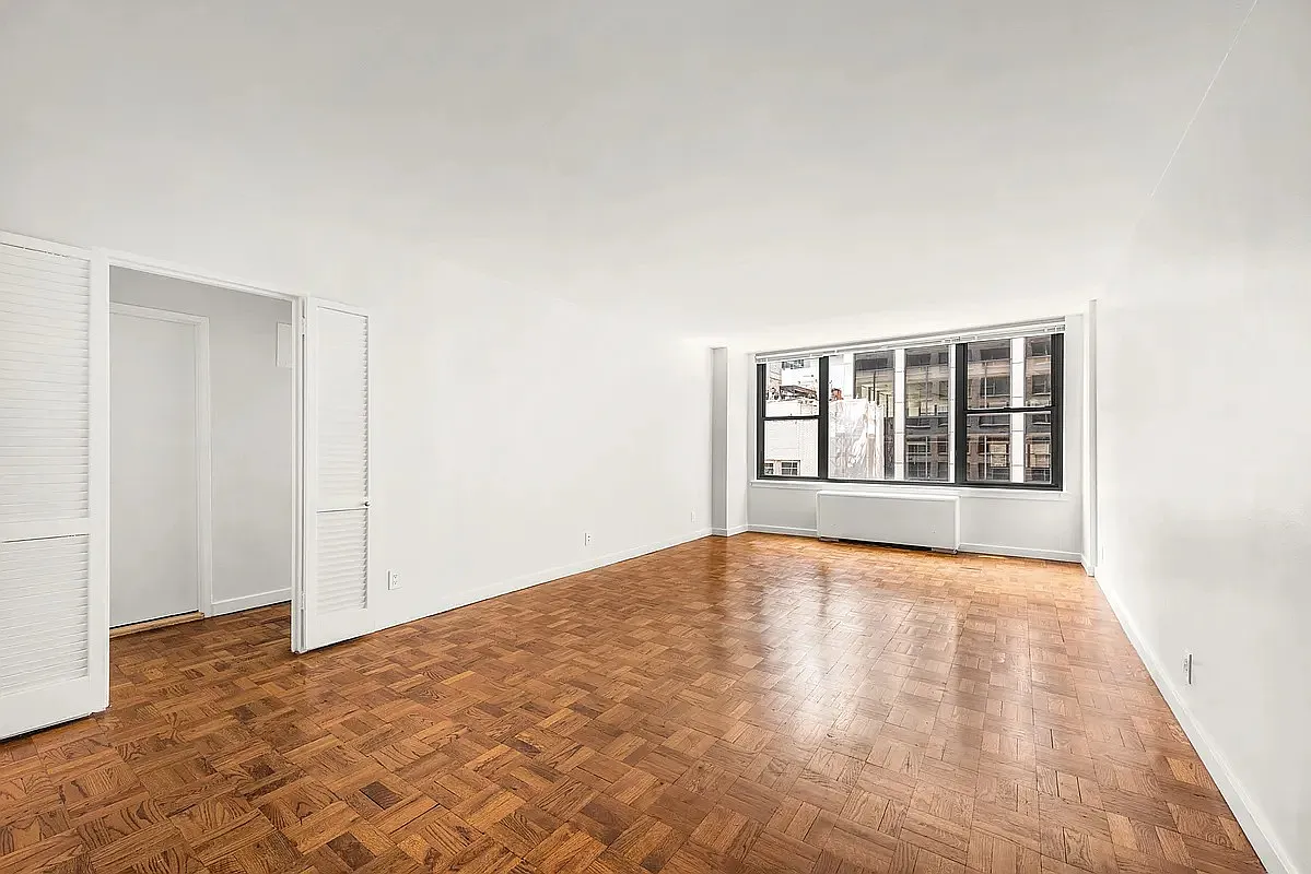 65 West 55th Street — Photo 4