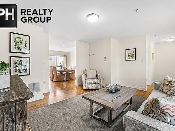 3rd image of 30 Russell St Unit 5