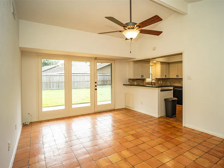 4522 Briarbend Dr — Photo 2
