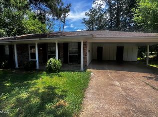 206 Valley Ridge Dr, Jackson, MS 39206
