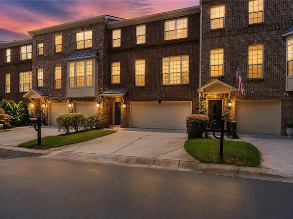 5583 Julian Pl, Sandy Springs, GA 30342