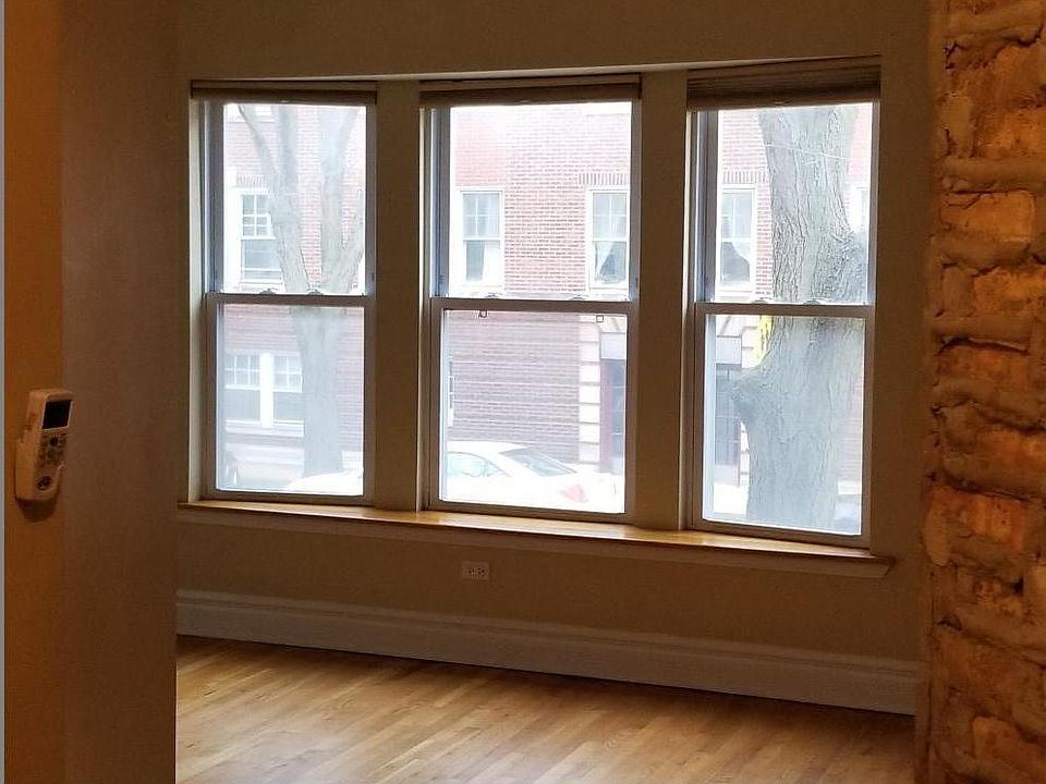 1st image of 2455 W Sunnyside Ave #1