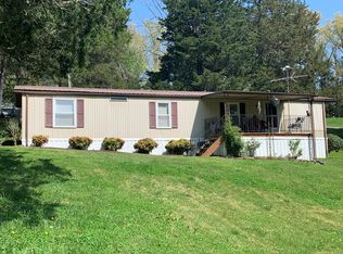 929 Lake Ridge Dr, Dandridge, TN 37725
